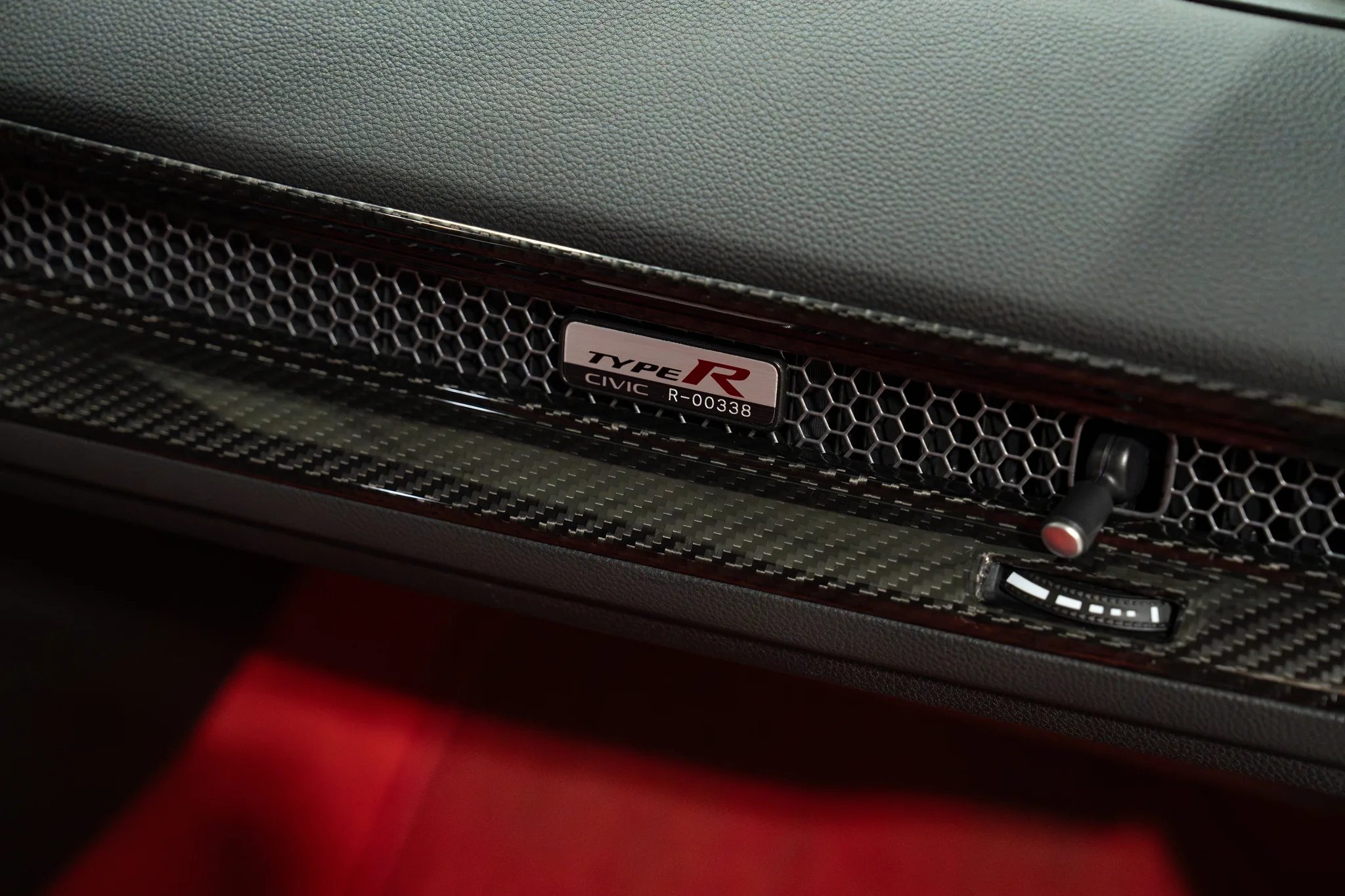 OLM LE Carbon Fiber Interior Dash Cover (2pc) - 2022+ FL Honda Civic / FL5 Type R - Image 8